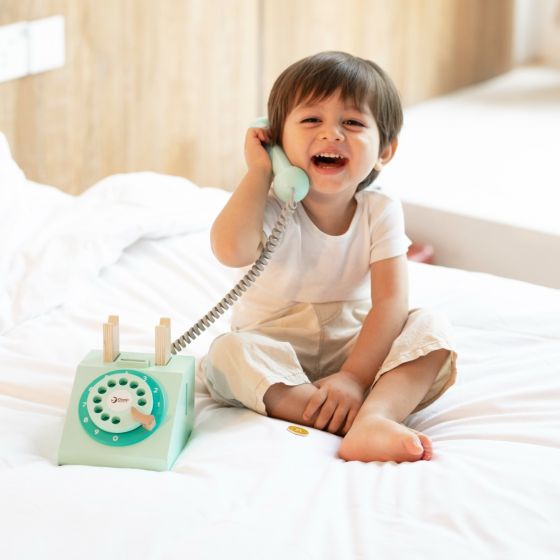 Classic World | Play Telephone