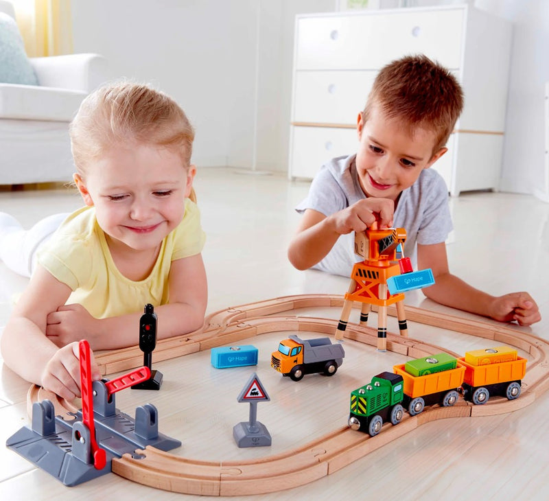 Hape | Crossing & Crane Set