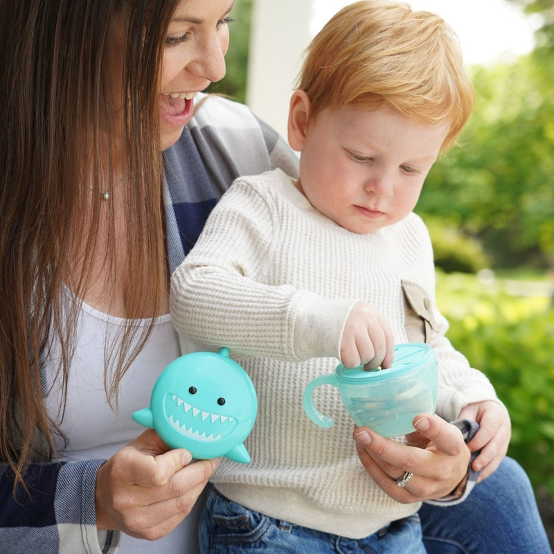 Melii Snack Container with Finger Trap - Shark