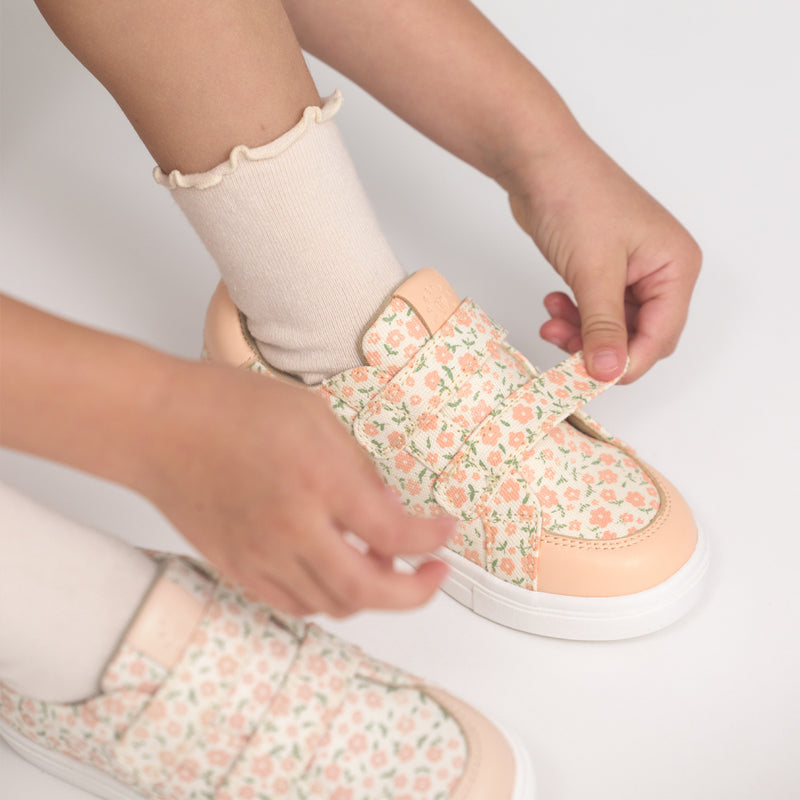 Pretty Brave | Otto Canvas Peach Meadow
