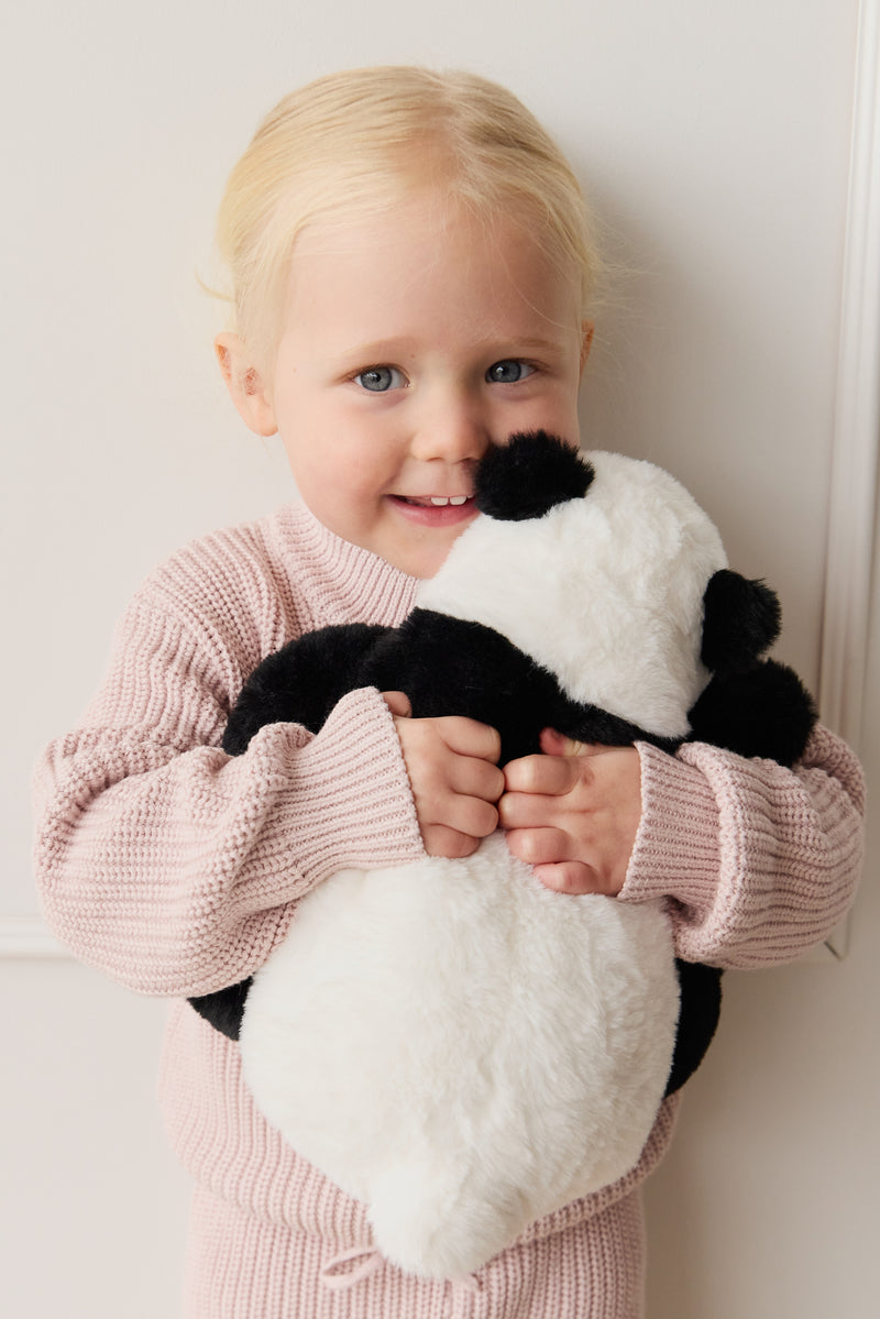 Snuggle Bunnies | Po the Panda