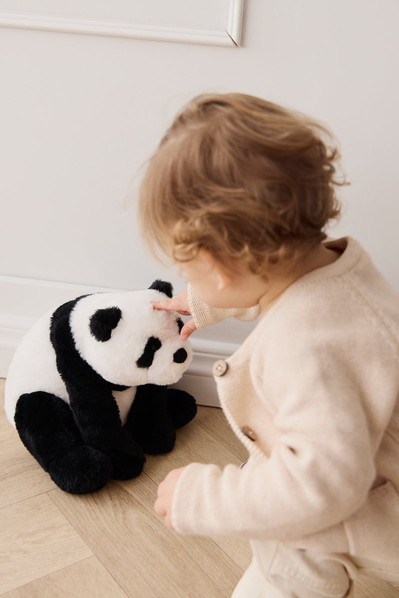 Snuggle Bunnies | Po the Panda