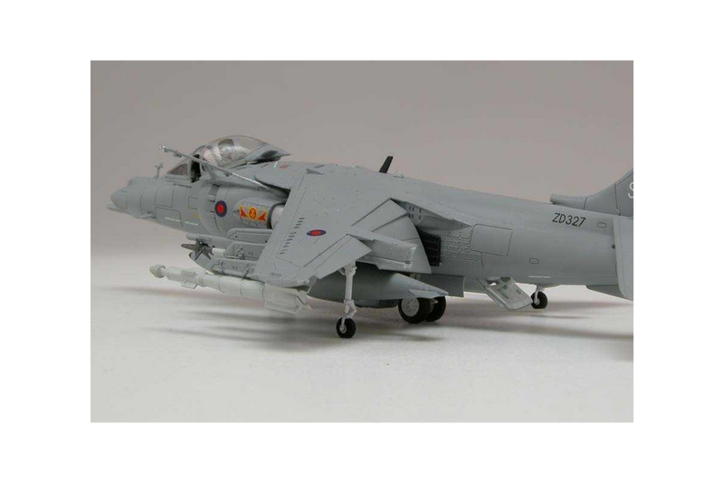 AIRFIX BAE Harrier GR.9A, 1:72 hanging gift set