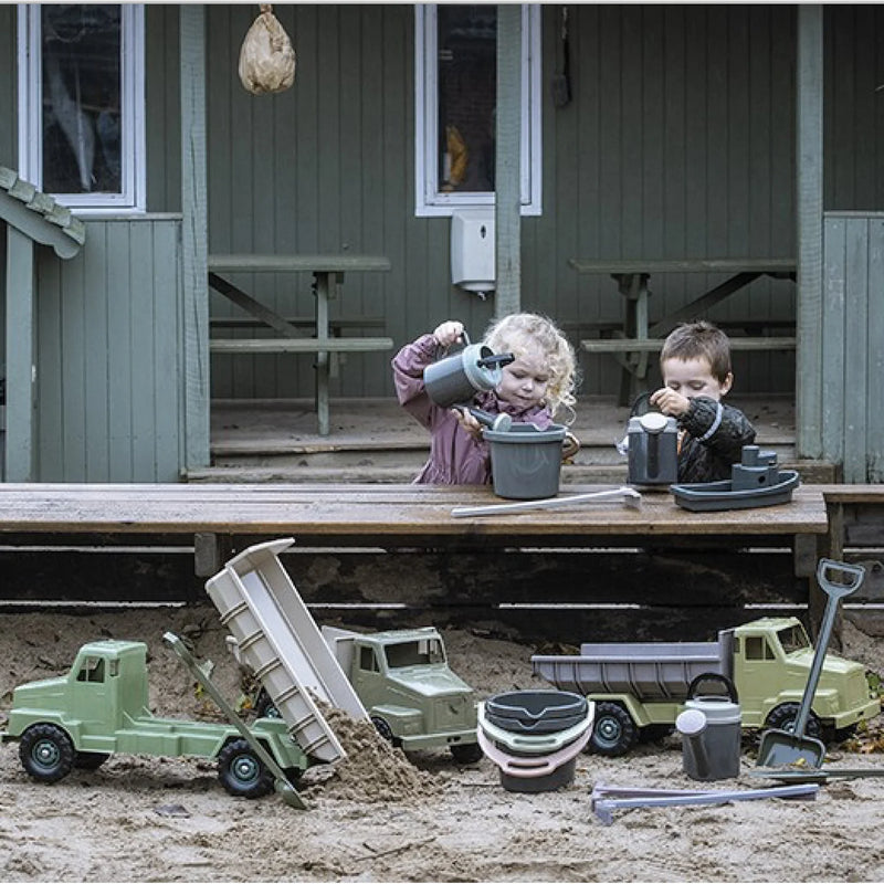 Dantoy | GREEN BEAN Bucket with Pouring Lip