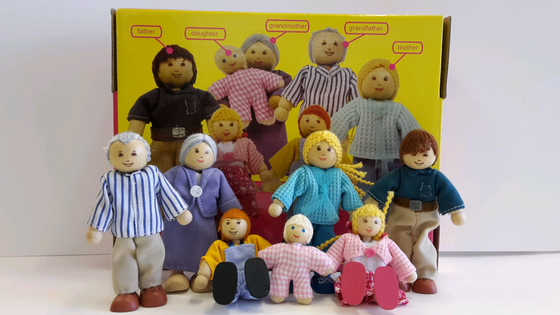 Wooden 7pc  Doll Family