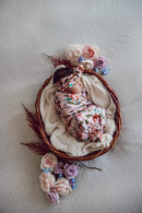 Snuggle Hunny | Pansy Heart Swaddle & Topknot Set - Unboxed