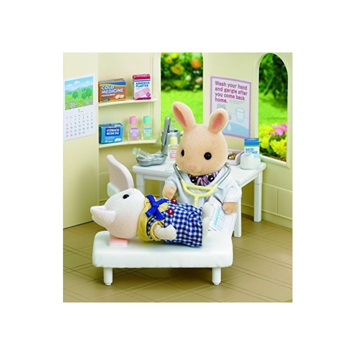 Sylvanian Families | Country Doctor Clinic